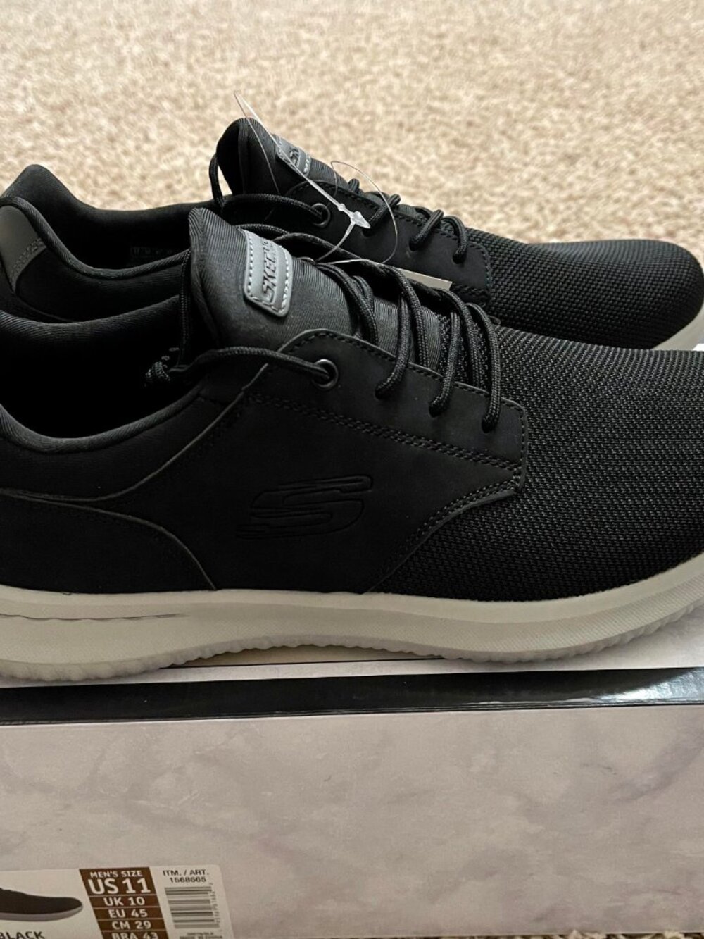 Skechers Men's Delson Memory Foam Sneakers Shoes Black, Size 11 (New in Box)